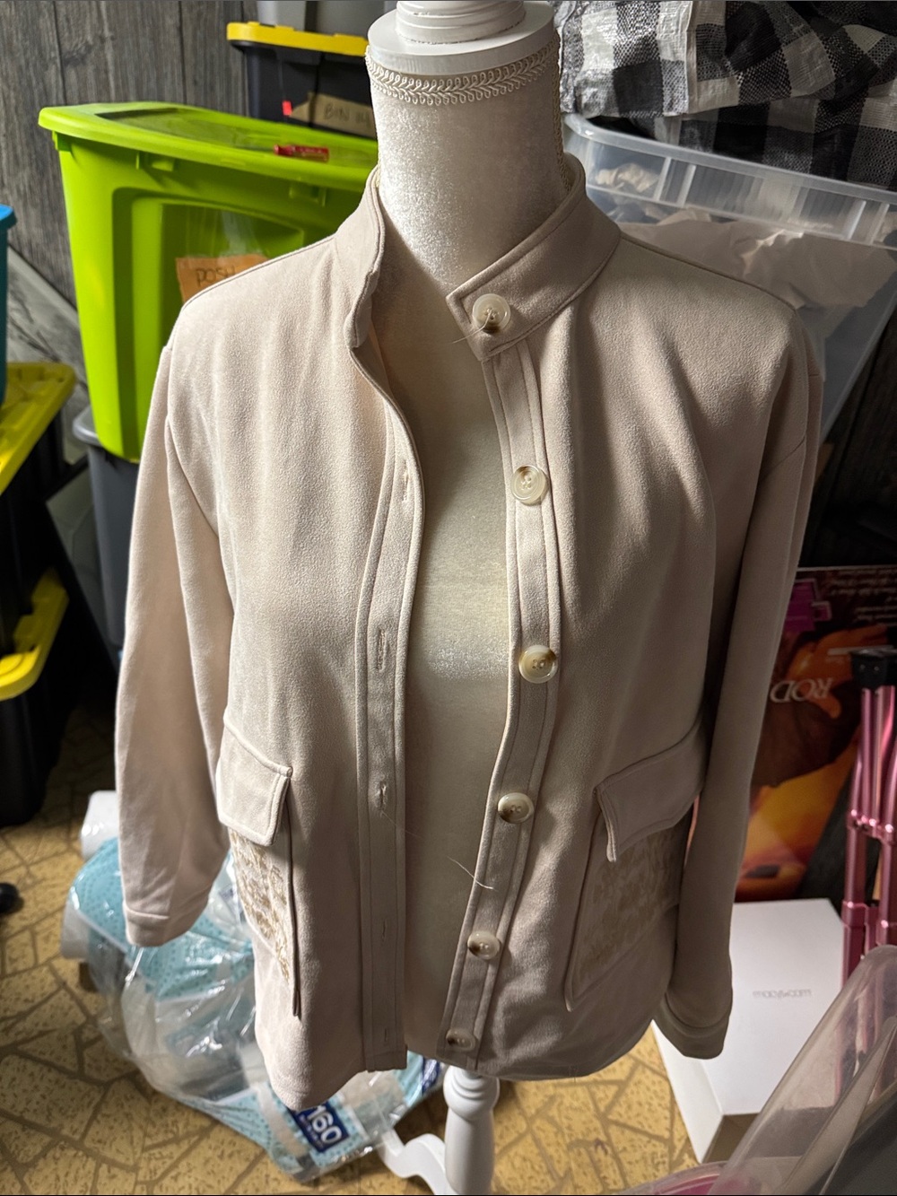 Solitaire Cream Stand-Collar Button Jacket